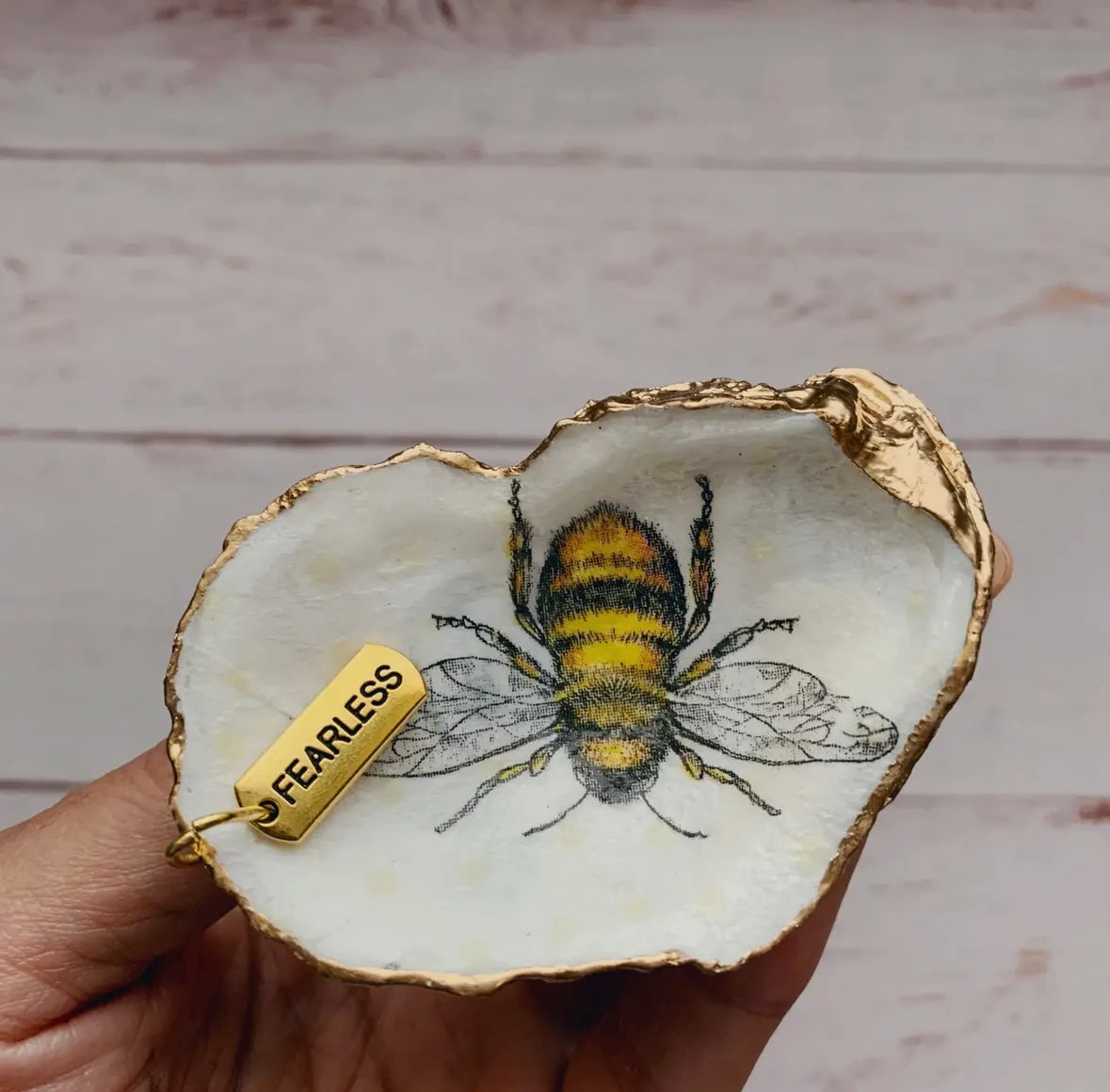 "Bee" Word Shell